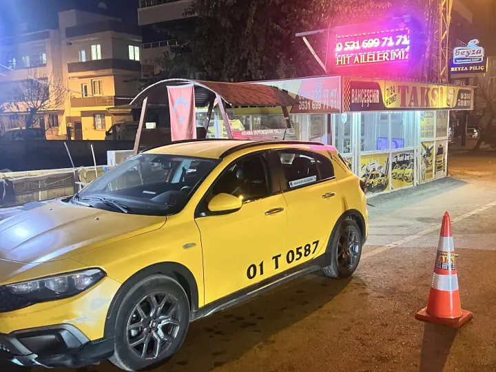Yüzüncüyıl Carrefour Taksi Durağı