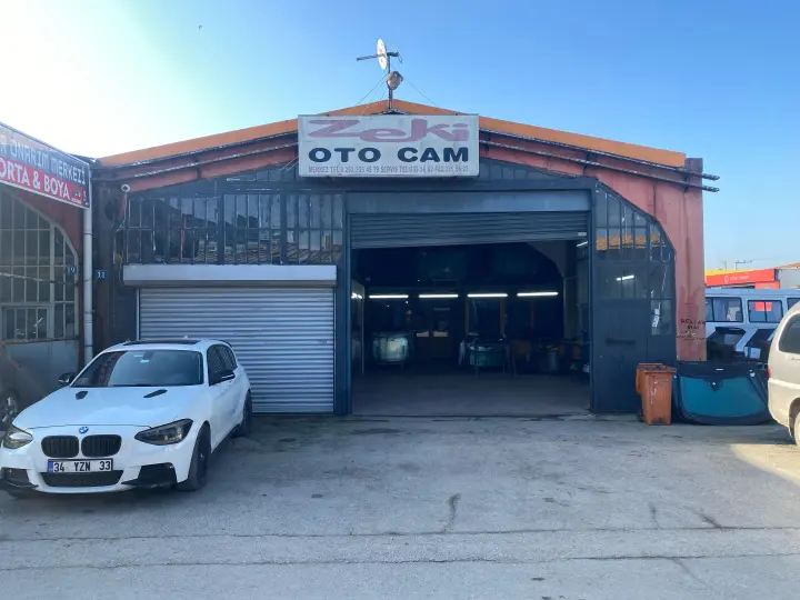 Zeki Oto Cam