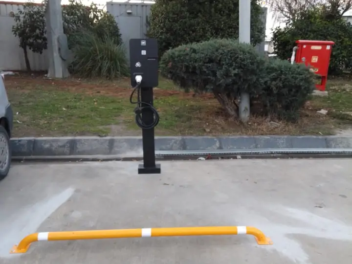 Zes Charging Station