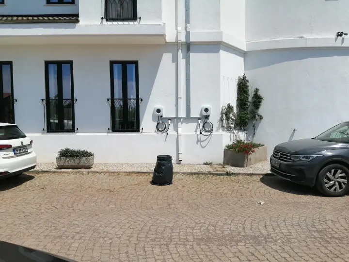 Zes Şarj İstasyonu